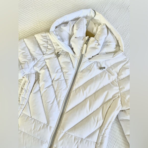 Abercrombie & Fitch White Short Slim Stretch Down Puffer Jacket Coat - Picture 6 of 7